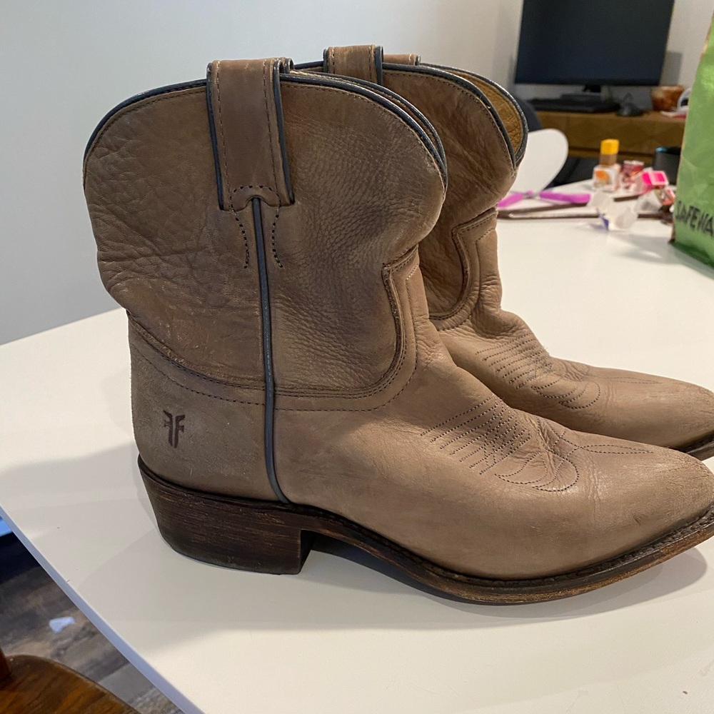 Women’s Frye boots